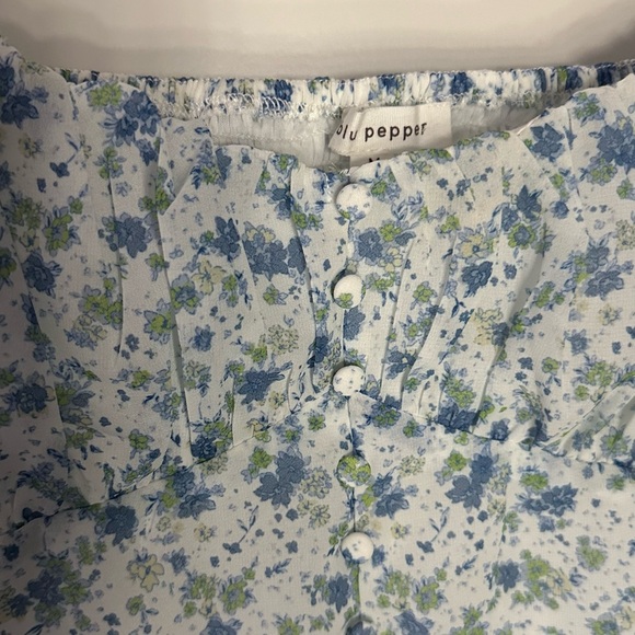 blue floral top - Picture 3 of 3